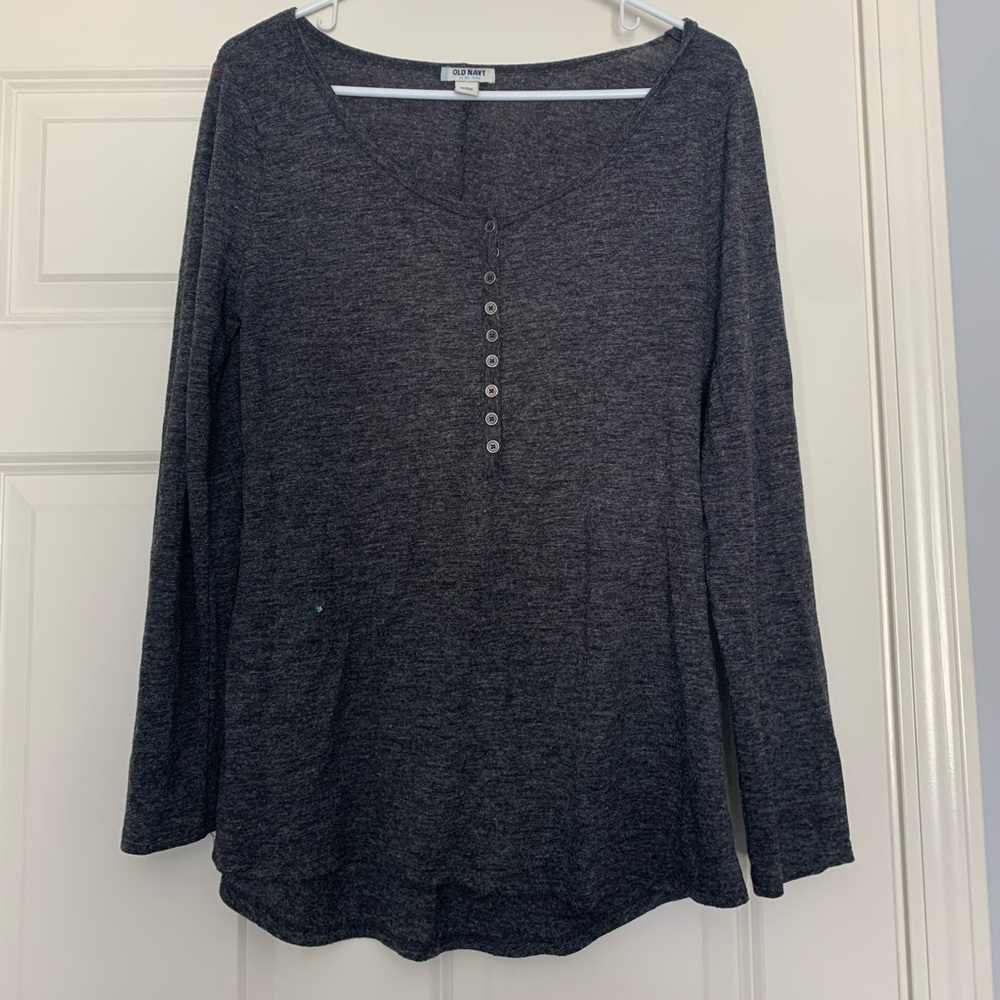 Old navy gray shirt